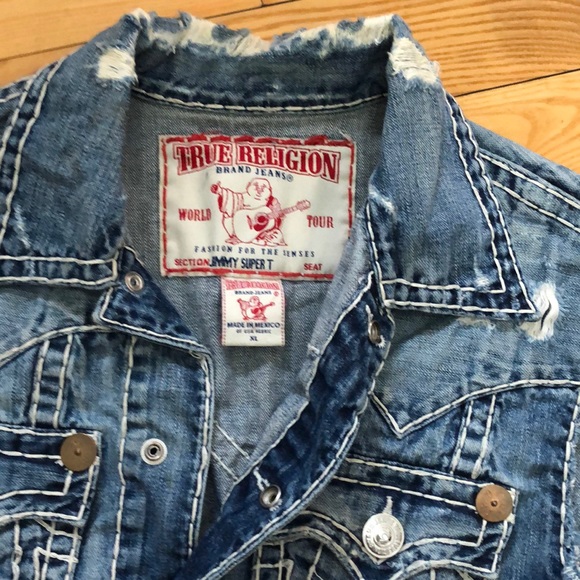 Clothes - Picture 3 of 3